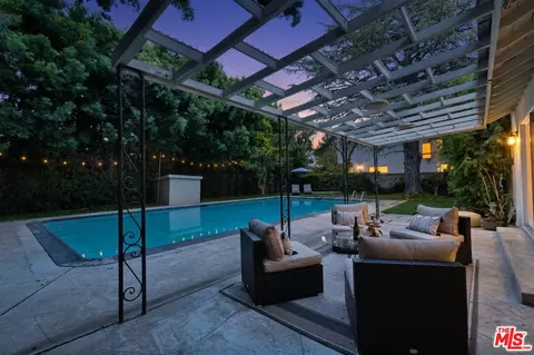Exterior - 13155 Margate St, Sherman Oaks, CA 91401 photo 6 of 14