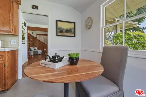 Dining - 13155 Margate St, Sherman Oaks, CA 91401 photo 4 of 4