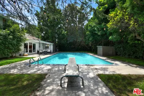 Exterior - 13155 Margate St, Sherman Oaks, CA 91401 photo 13 of 14