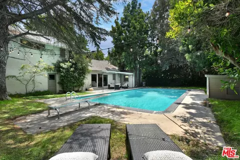 Exterior - 13155 Margate St, Sherman Oaks, CA 91401 photo 12 of 14