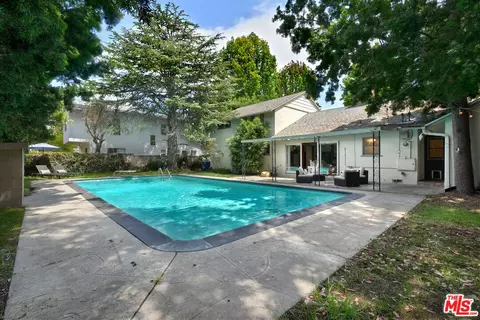Exterior - 13155 Margate St, Sherman Oaks, CA 91401 photo 11 of 14