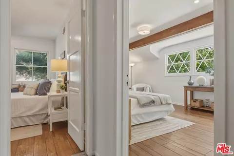 Entry Way - 13155 Margate St, Sherman Oaks, CA 91401 photo 2 of 2