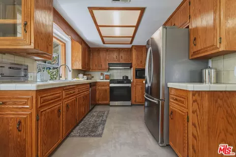 Kitchen - 13155 Margate St, Sherman Oaks, CA 91401 photo 1 of 2