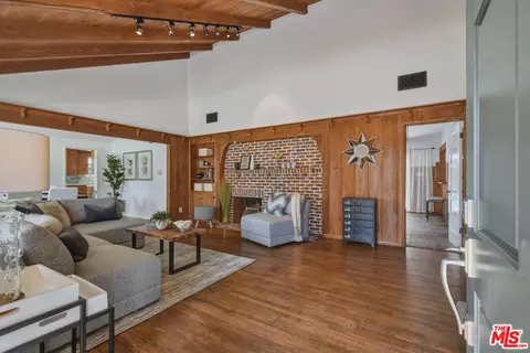 Living - 13155 Margate St, Sherman Oaks, CA 91401 photo 1 of 10