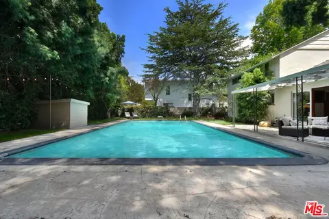 Exterior - 13155 Margate St, Sherman Oaks, CA 91401 photo 9 of 14