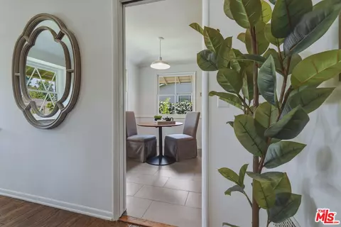 Entry Way - 13155 Margate St, Sherman Oaks, CA 91401 photo 1 of 2