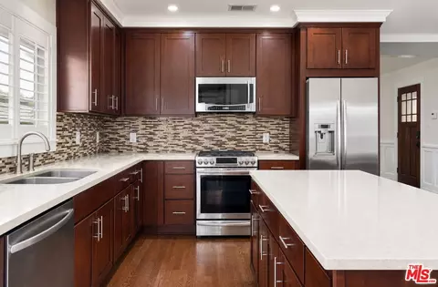 Kitchen - 6522 Walker Ave #7, Bell, CA 90201 photo 2 of 4