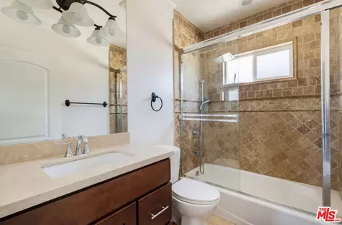 Bath - 6522 Walker Ave #7, Bell, CA 90201 photo 2 of 4