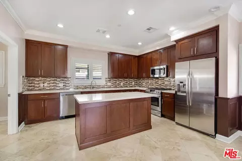 Kitchen - 6522 Walker Ave #7, Bell, CA 90201 photo 4 of 4