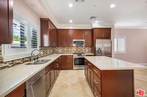 Kitchen - 6522 Walker Ave #7, Bell, CA 90201 photo 1 of 4