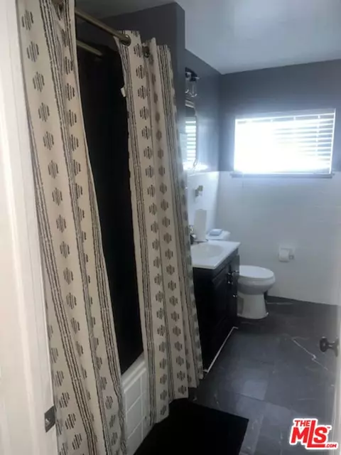 Bath - 2108 W 156th St, Compton, CA 90220 photo 2 of 2
