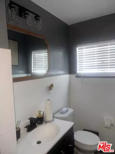 Bath - 2108 W 156th St, Compton, CA 90220 photo 1 of 2