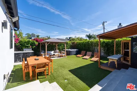 17723 Miranda St, Encino, CA 91316
