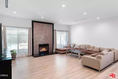 15903 Londelius St, North Hills, CA 91343