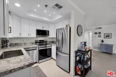 2700 Lawrence Crossley Rd #83, Palm Springs, CA 92264