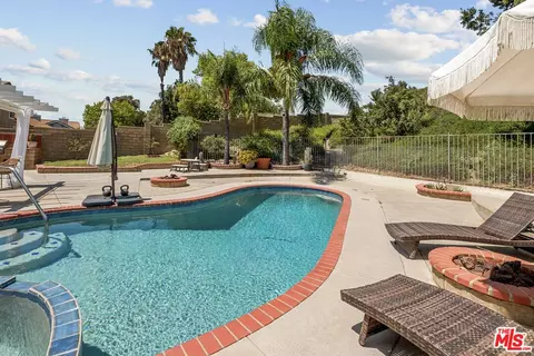 22537 Cardiff Dr, Santa Clarita, CA 91350