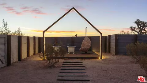 978 Hilton Ave, Yucca Valley, CA 92284