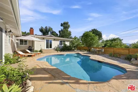Exterior - 107 Alto Dr, Oak View, CA 93022 photo 2 of 10