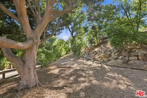 Exterior - 107 Alto Dr, Oak View, CA 93022 photo 9 of 10