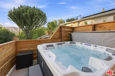 Exterior - 107 Alto Dr, Oak View, CA 93022 photo 6 of 10