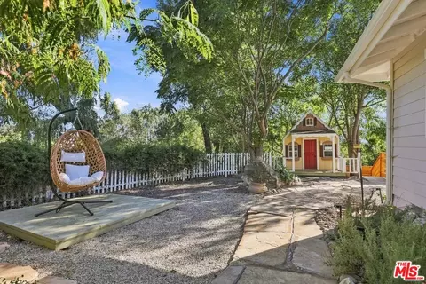 Exterior - 107 Alto Dr, Oak View, CA 93022 photo 4 of 10