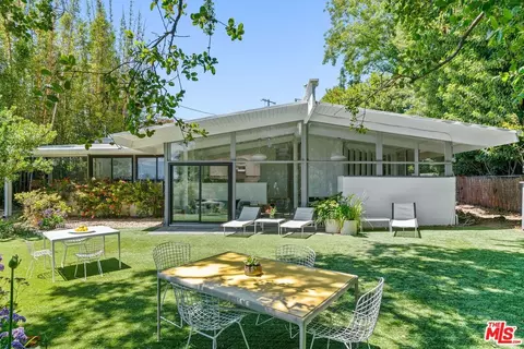 810 Bramble Way, Los Angeles, CA 90049