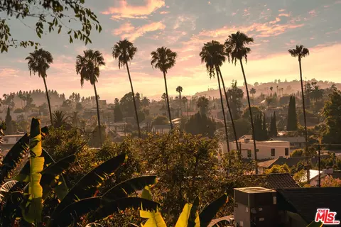 4020 Clayton Ave, Los Angeles, CA 90027
