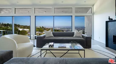 9336 Lloydcrest Dr, Beverly Hills, CA 90210