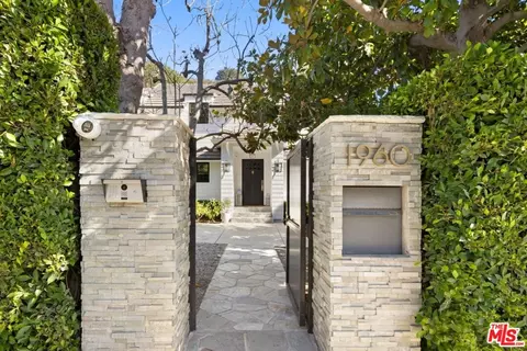 1960 Coldwater Canyon Dr, Beverly Hills, CA 90210