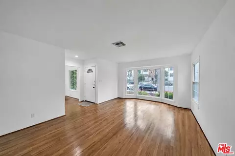Living - 6531 Hayvenhurst Ave, Van Nuys, CA 91406 photo 1 of 4