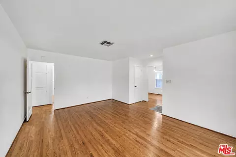 Living - 6531 Hayvenhurst Ave, Van Nuys, CA 91406 photo 3 of 4