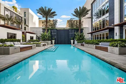 9000 W 3rd St #304, Los Angeles, CA 90048