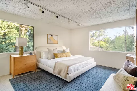Bedroom - 1024 Armada Dr, Pasadena, CA 91103 photo 5 of 5