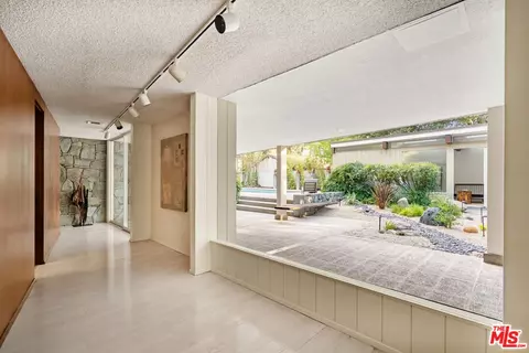 Entry Way - 1024 Armada Dr, Pasadena, CA 91103 photo 5 of 8