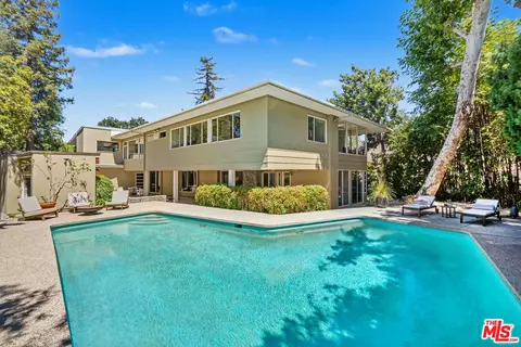 Exterior - 1024 Armada Dr, Pasadena, CA 91103 photo 6 of 13