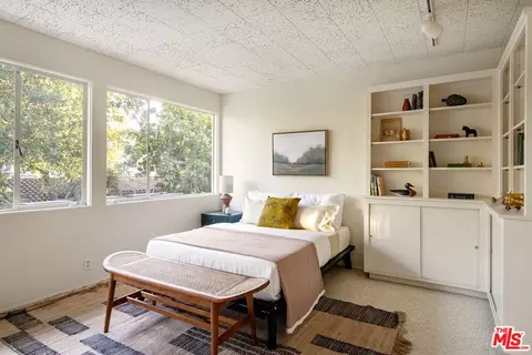 Bedroom - 1024 Armada Dr, Pasadena, CA 91103 photo 4 of 5