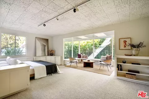 Bedroom - 1024 Armada Dr, Pasadena, CA 91103 photo 2 of 5