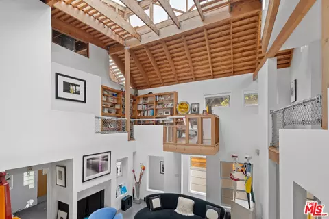 229 San Juan Ave, Venice, CA 90291