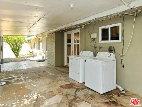 Exterior - 526 N Emerald Dr, Orange, CA 92868 photo 7 of 7