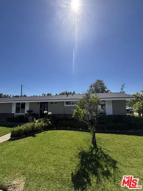 526 N Emerald Dr, Orange, CA 92868