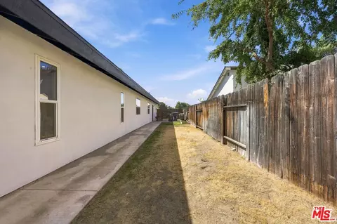 Exterior - 6304 Castleton St, Bakersfield, CA 93313 photo 10 of 10