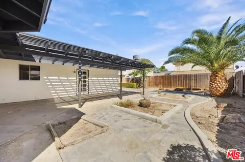 Exterior - 6304 Castleton St, Bakersfield, CA 93313 photo 6 of 10