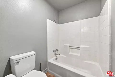 Bath - 6304 Castleton St, Bakersfield, CA 93313 photo 3 of 3