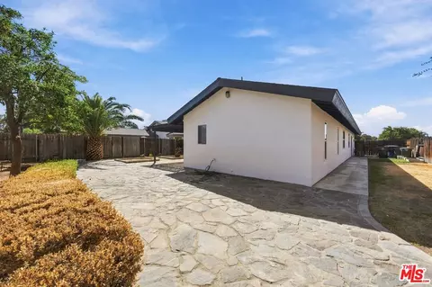 Exterior - 6304 Castleton St, Bakersfield, CA 93313 photo 9 of 10