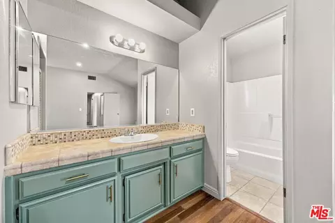 Bath - 6304 Castleton St, Bakersfield, CA 93313 photo 1 of 3