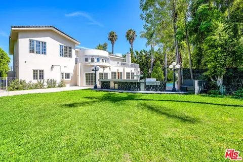 5545 Aura Ave, Tarzana, CA 91356