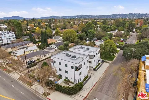 View/Area - 13822 Oxnard St, Van Nuys, CA 91401 photo 3 of 4