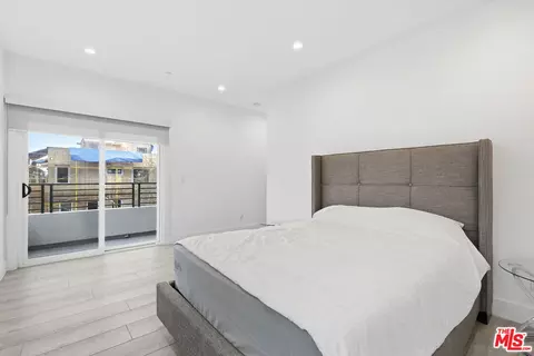 Bedroom - 13822 Oxnard St, Van Nuys, CA 91401 photo 4 of 5