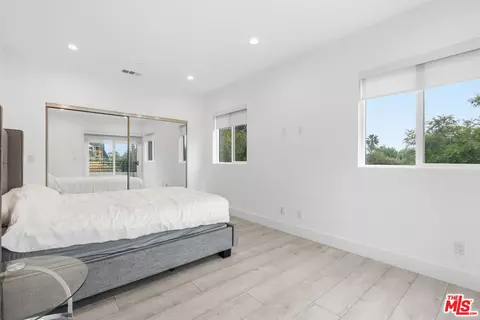 Bedroom - 13822 Oxnard St, Van Nuys, CA 91401 photo 3 of 5
