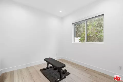 Other - 13822 Oxnard St, Van Nuys, CA 91401 photo 3 of 4